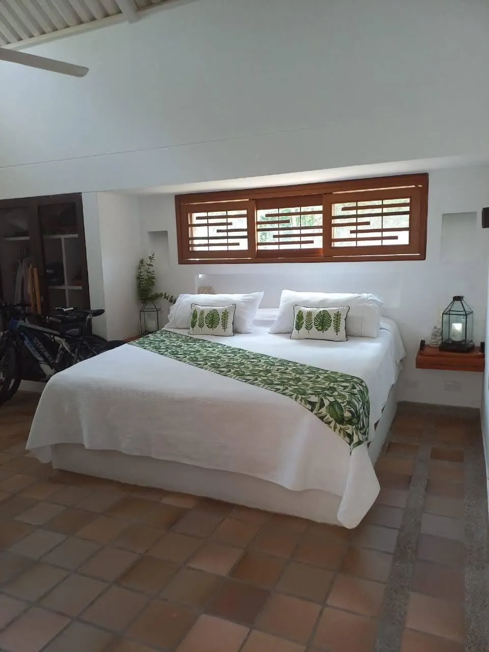 Habitación con cama doble
